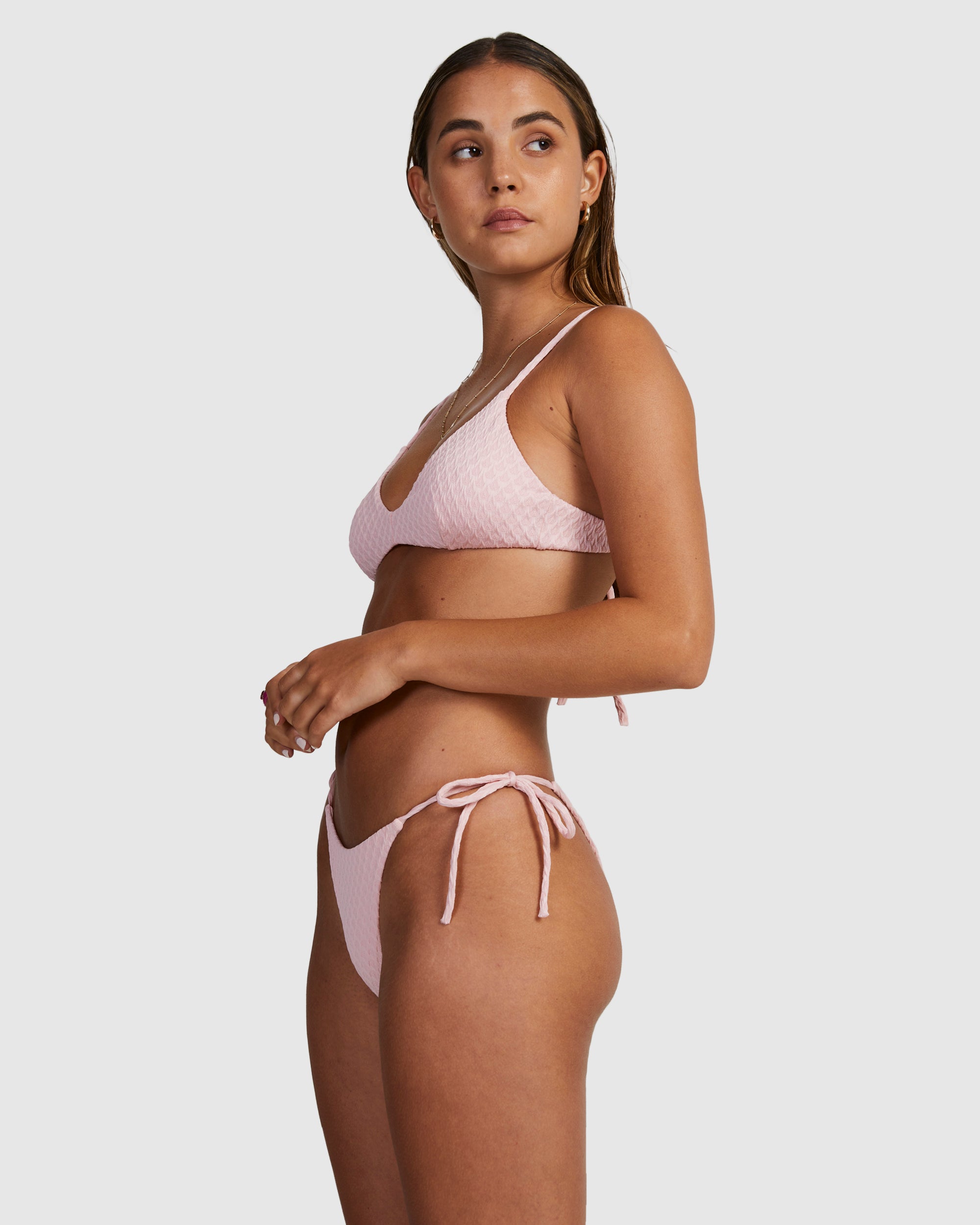 uvjx400125_rvca_mhs0_sd1