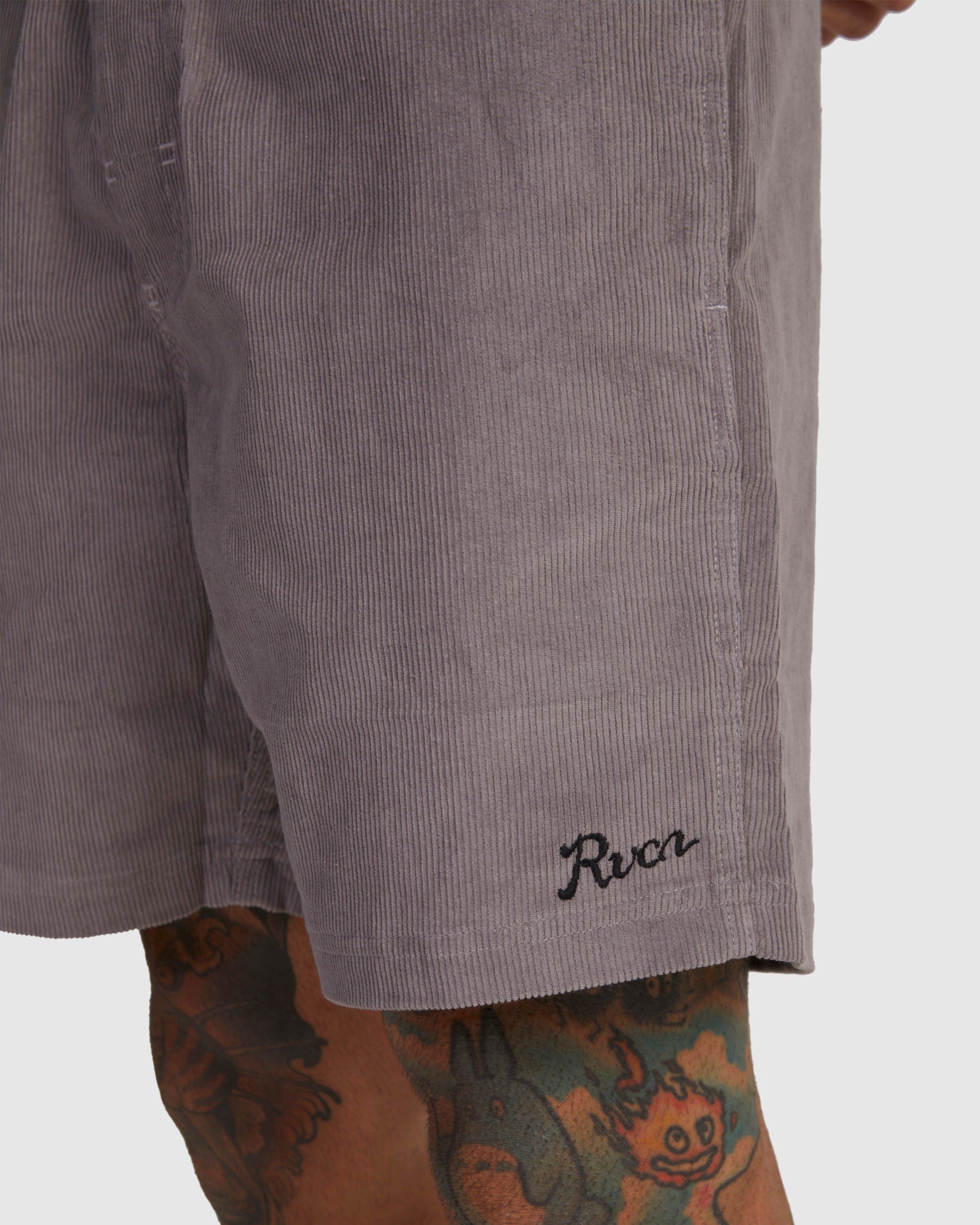 Escape Cord Elastic Script Shorts