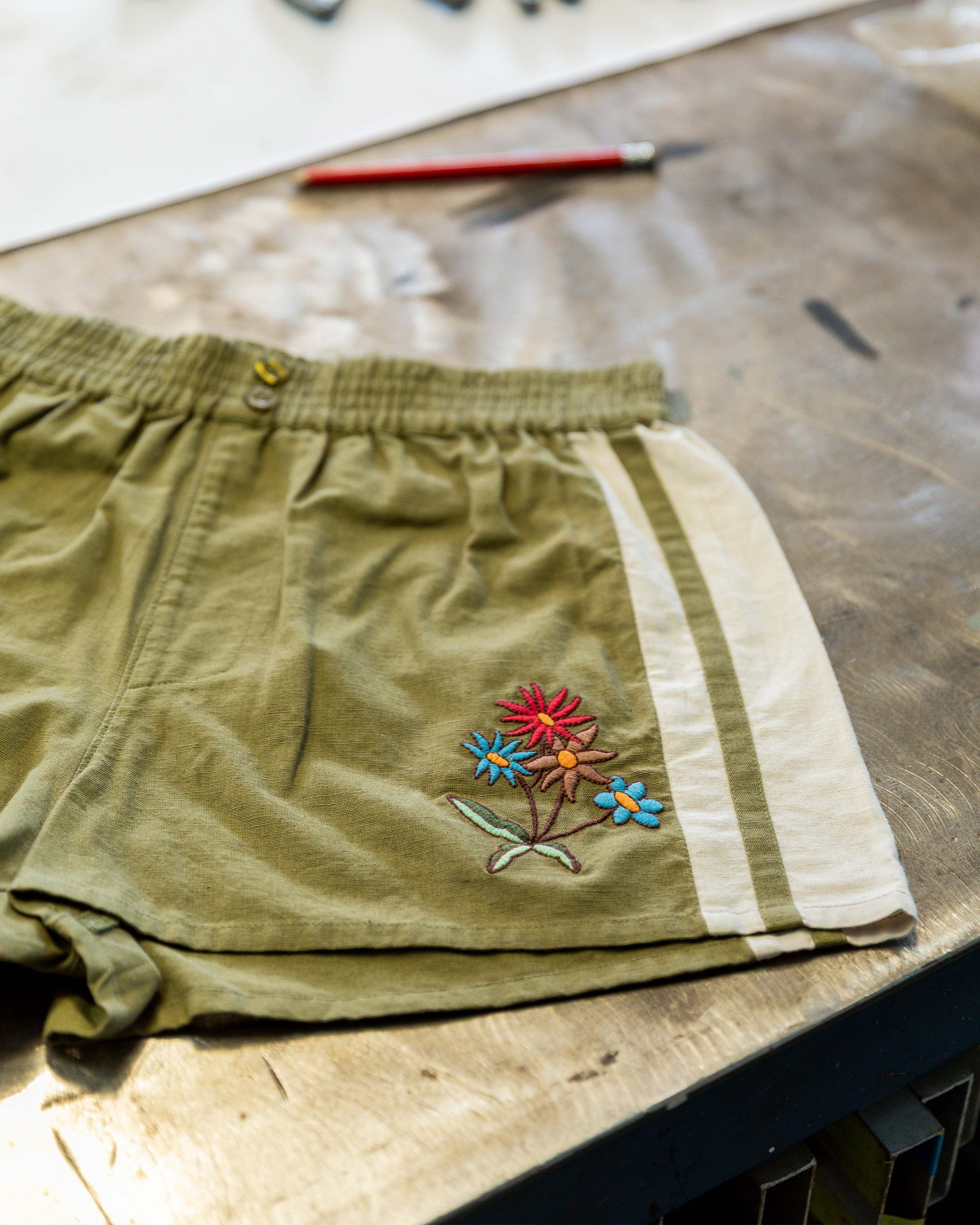 Womens Mel G Elastic Waist Shorts