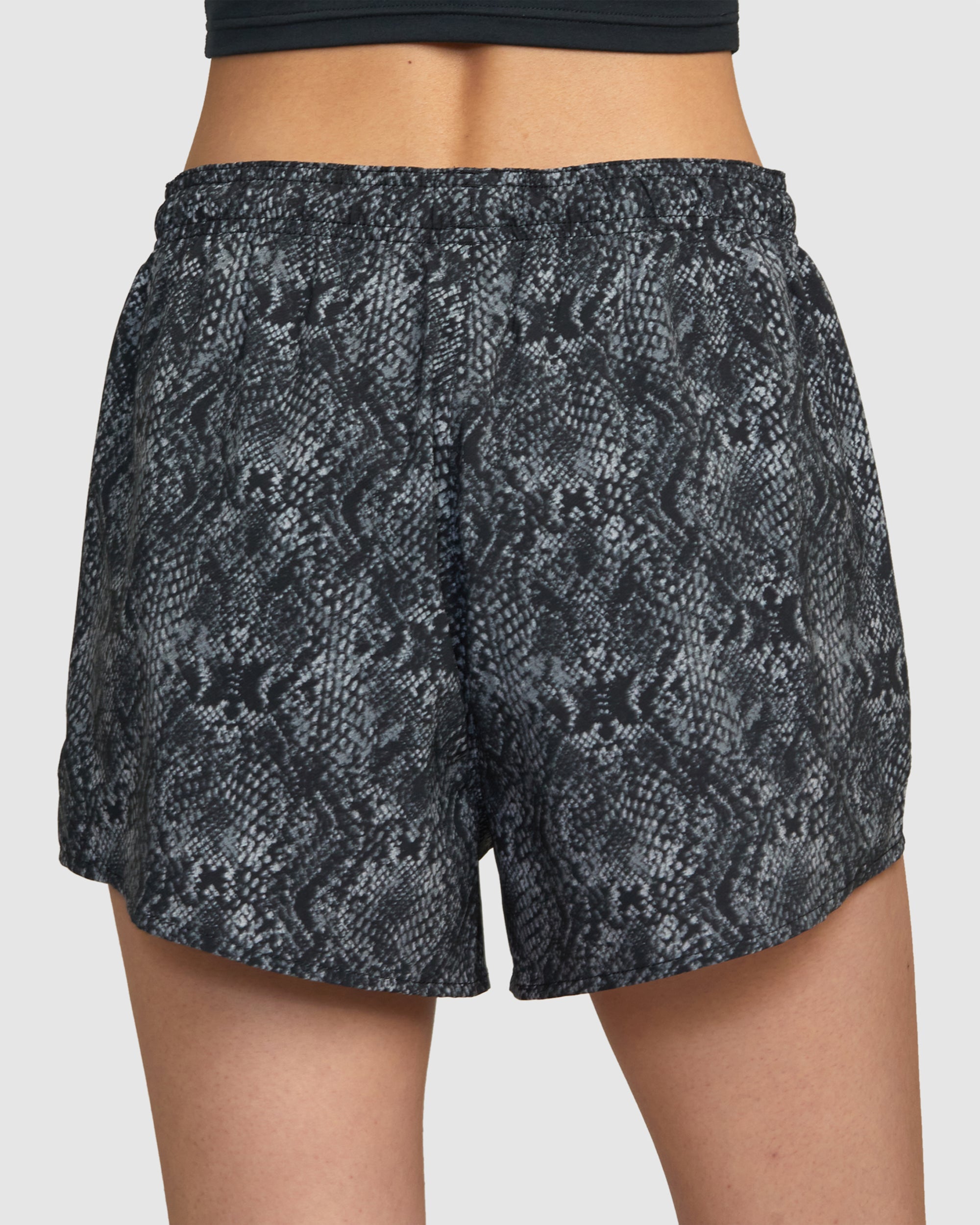 Womens VA Essential Yogger 12