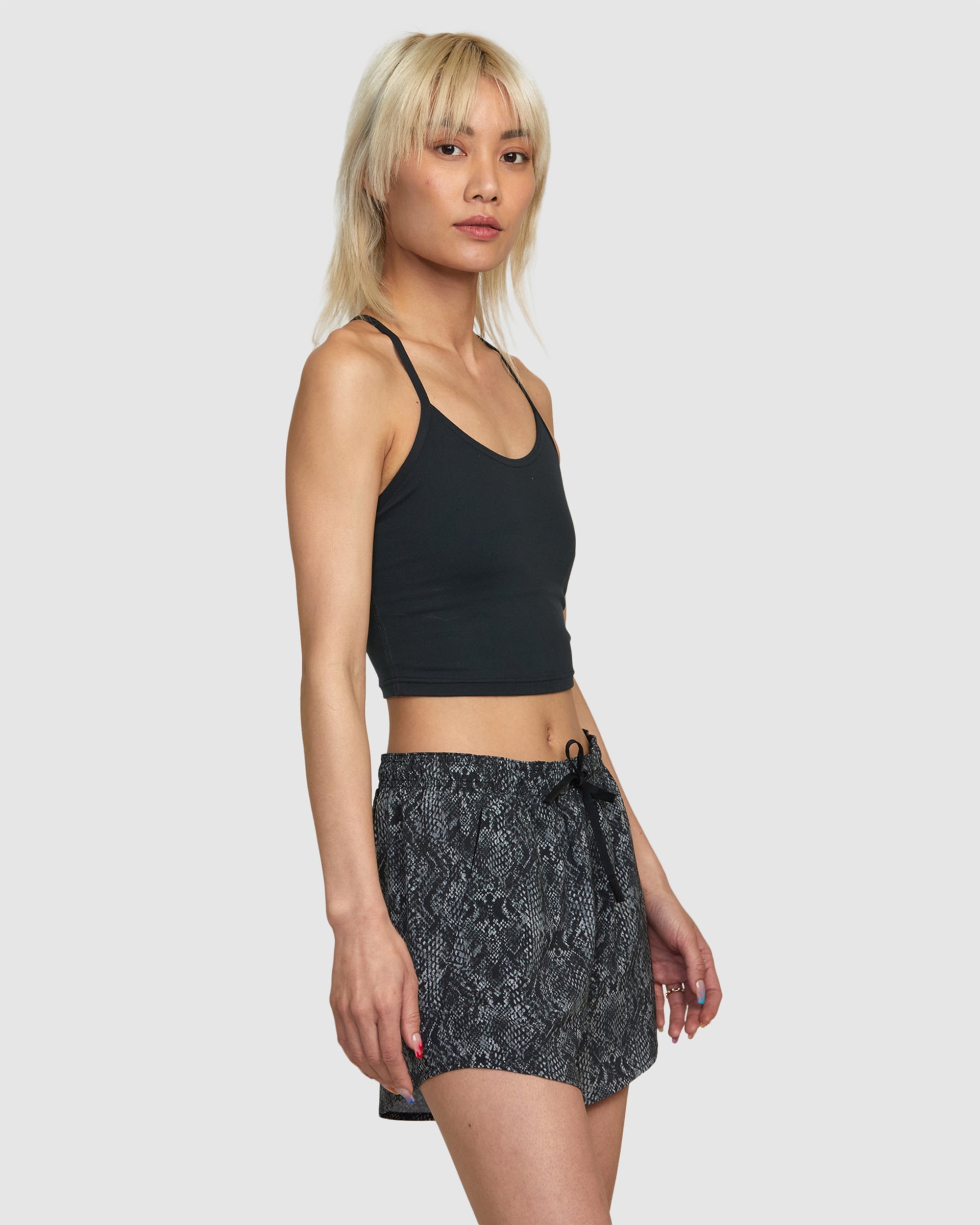 Womens VA Essential Yogger 12