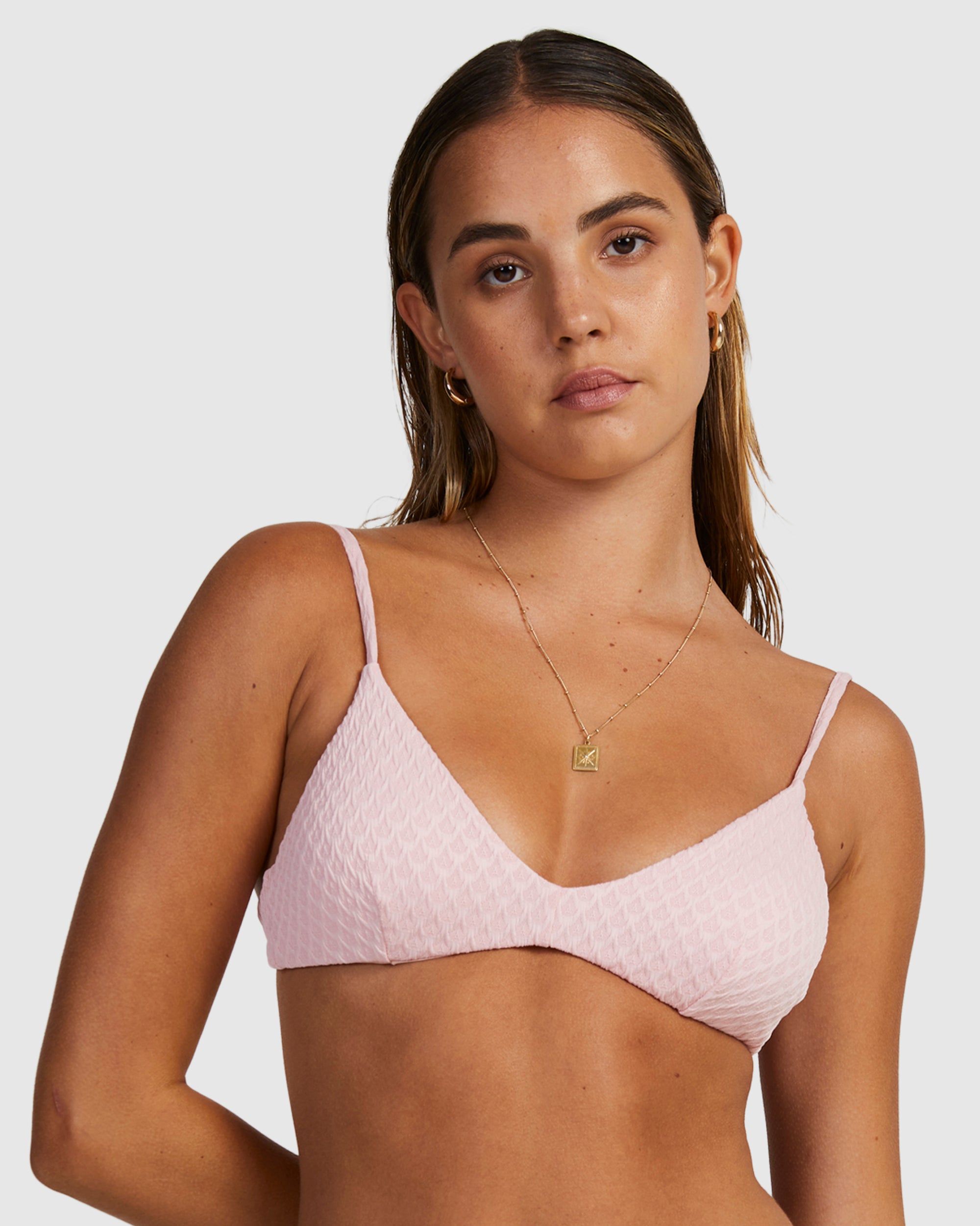 uvjx300120_rvca_mhs0_frt3