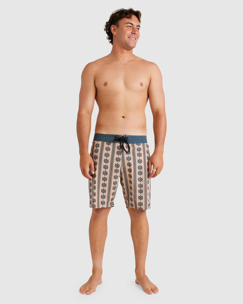 Mens Daisied 18" Boardshorts