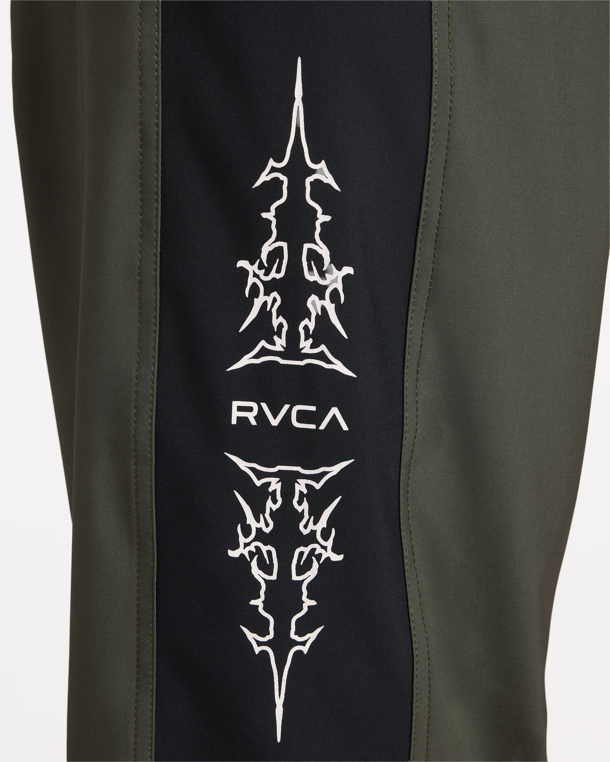 uvybs00163_rvca_fat_dtl1