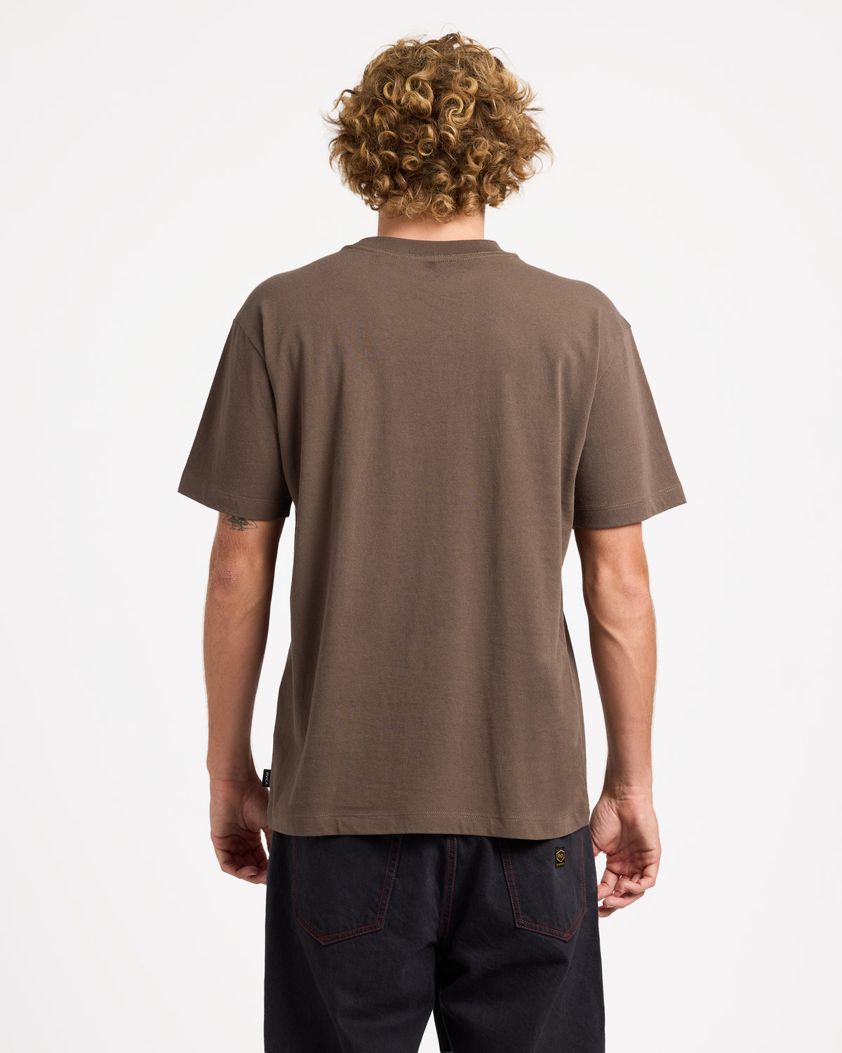 uvyzt01029_rvca_cho_bck1